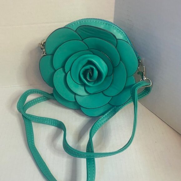 Flower Shaped Statement Piece crossbody bag/Purse in Teal - Picture 5 of 6